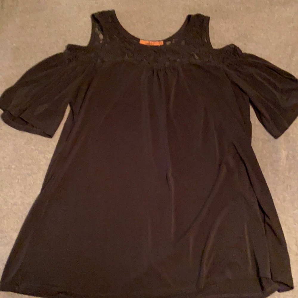 Belldini 1X Cold Shoulder Top
